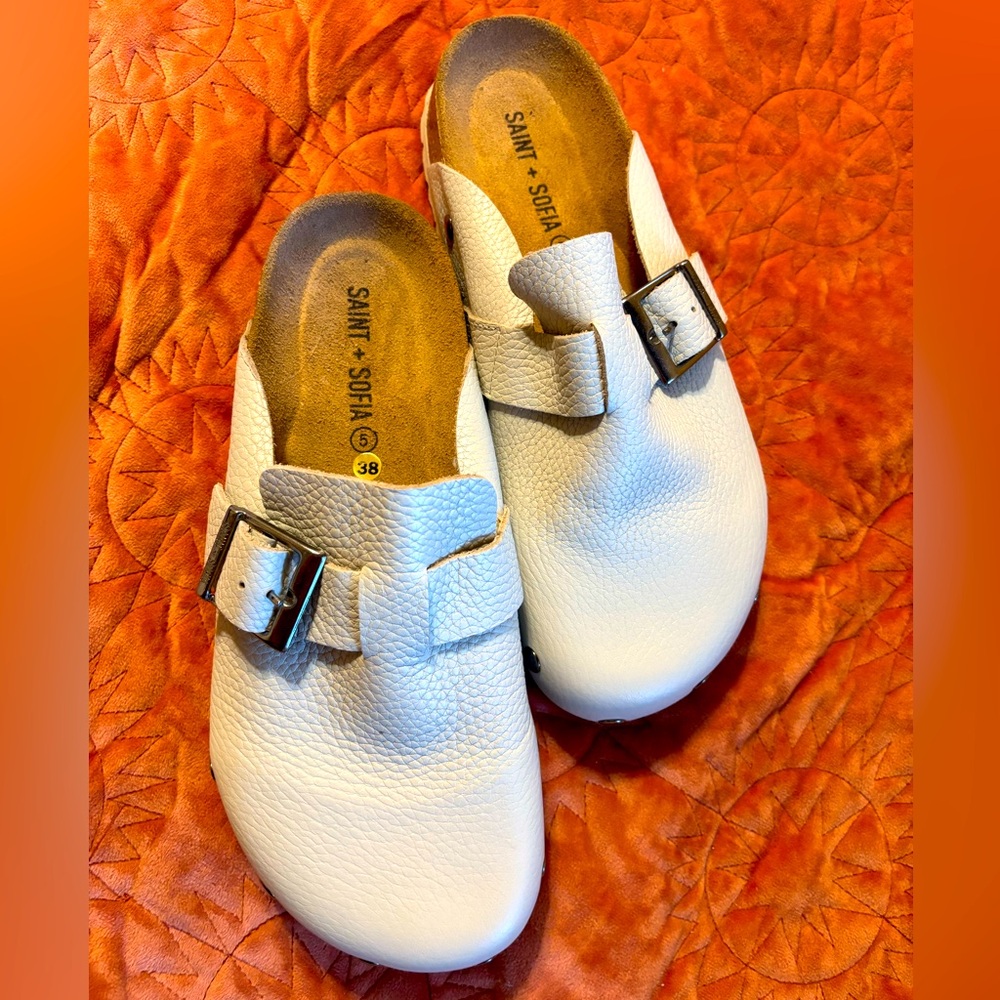 Saint + Sofia leather studded beige clogs 38 size 7.5 NEW